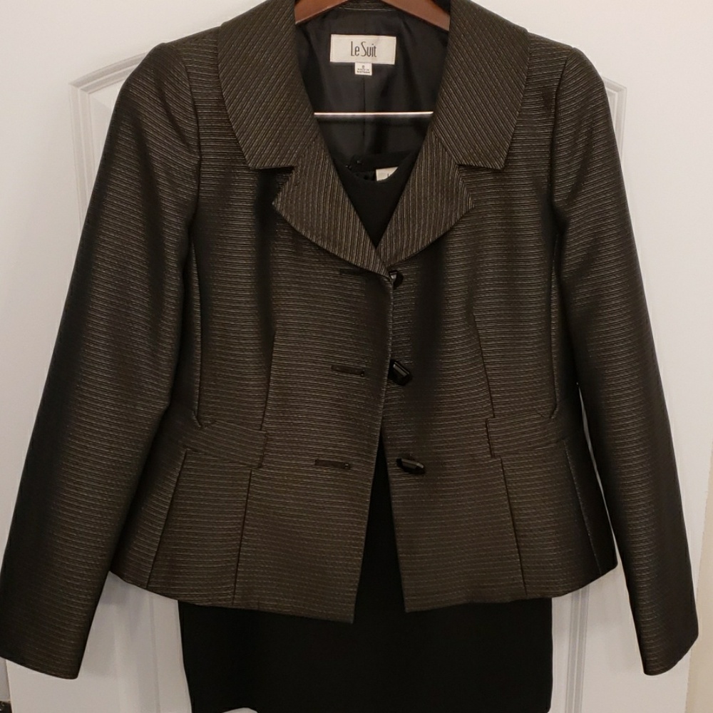 Women's skirt suit